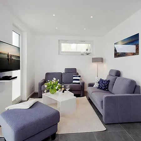 Am Yachthafen In Peenemunde