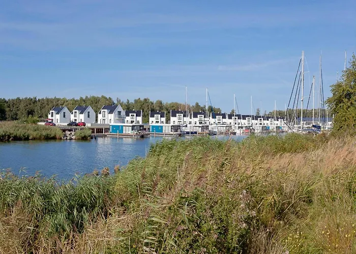 Am Yachthafen In Ferienhaus